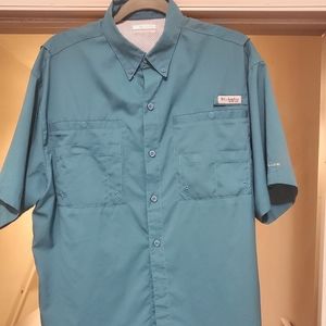 Columbia PFG dry fit M shirt. NWOT. Literally never been worn. Turquoise color